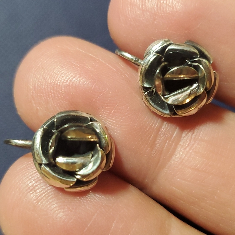 Vintage screw on sterling silver rose earrings